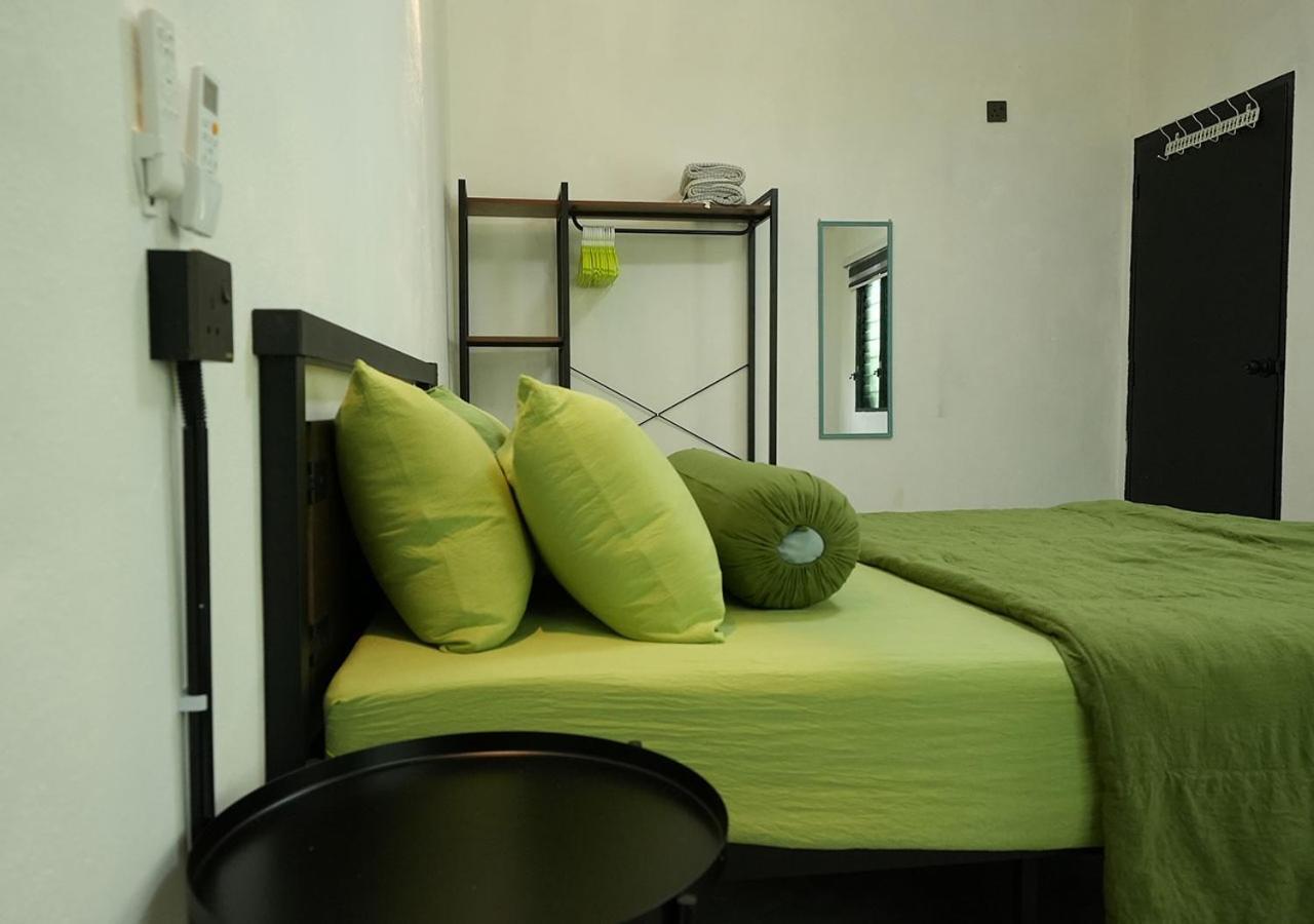 Mimpimoon Langkawi Hostel Pantai Cenang  Exterior photo