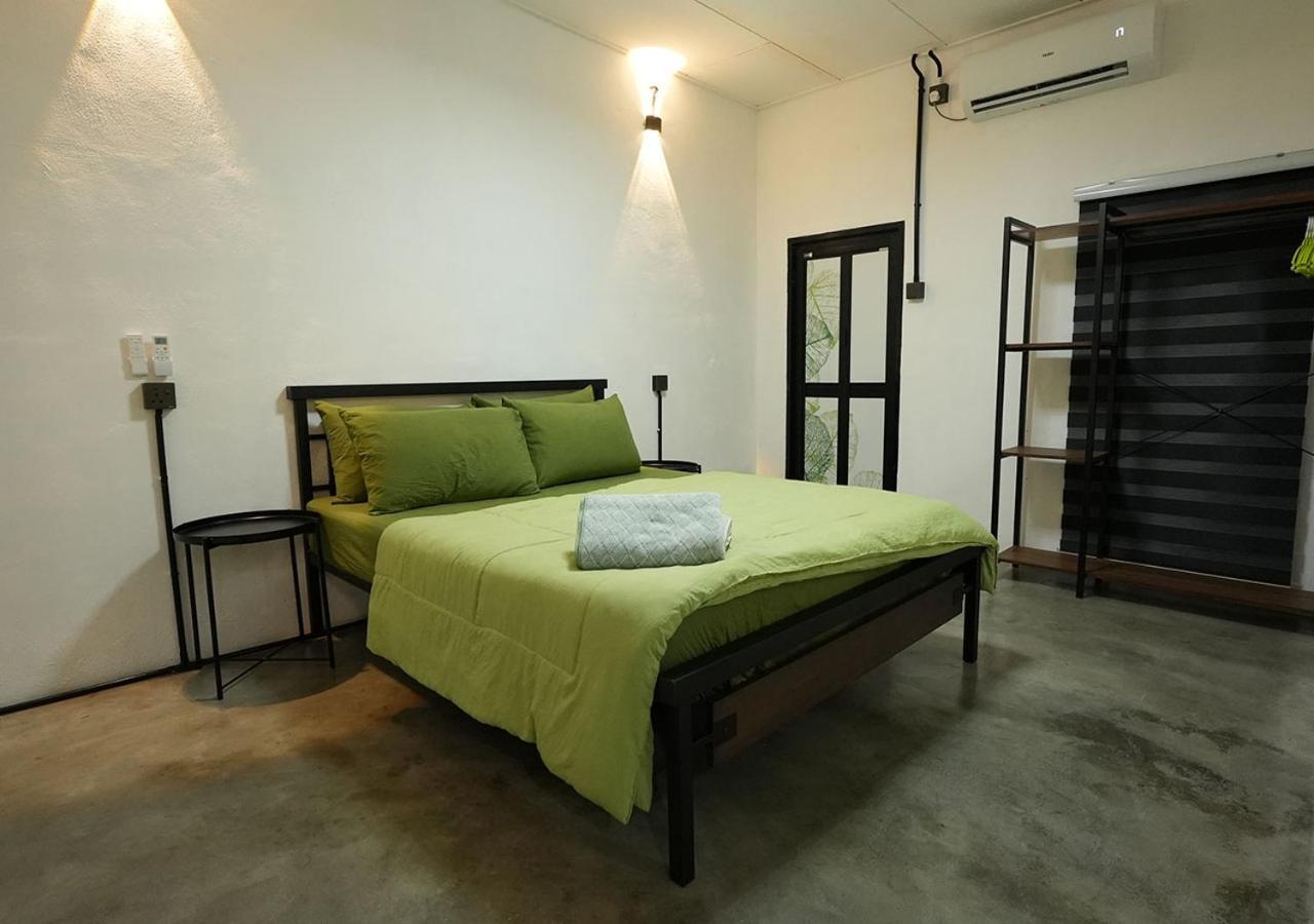 Mimpimoon Langkawi Hostel Pantai Cenang  Exterior photo